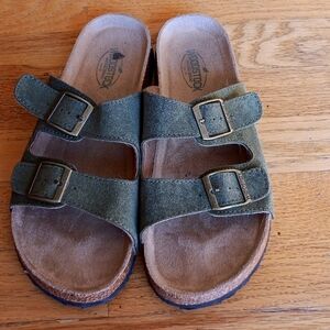 Woodstock sandals.  Super Comfy, great condition like new. Size 9